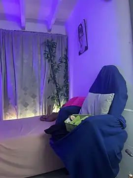 lonely shewolf online show from June 2026 05:07:01 PM