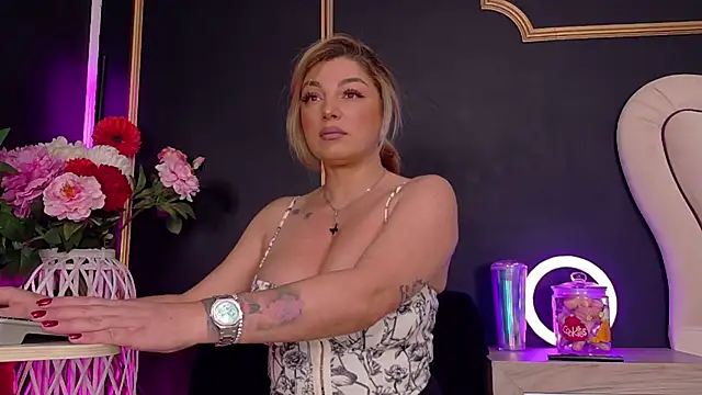 DeeaDiamondd online show from January 2026 08:01:02 PM