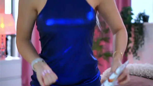 Snapshot of ArtTeasee chatting on January 2025 09:00:01 AM ArtTeasee online show from January 2025 09:00:01 AM