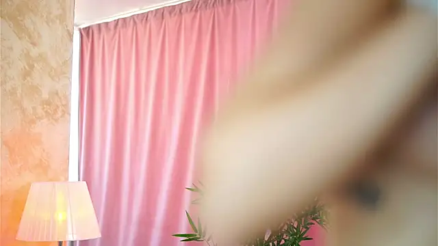 Snapshot of ArtTeasee chatting on January 2025 12:30:01 PM ArtTeasee online show from January 2025 12:30:01 PM