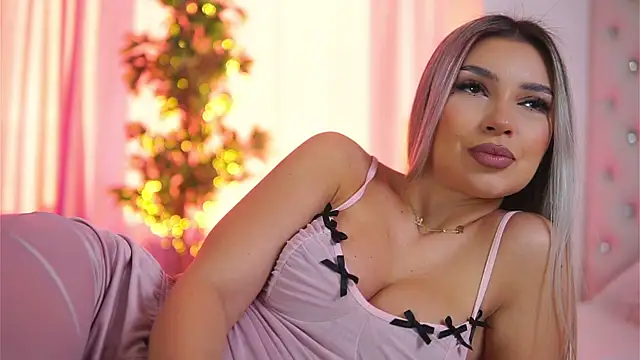 Snapshot of ArtTeasee chatting on February 2025 09:24:01 AM ArtTeasee online show from February 2025 09:24:01 AM