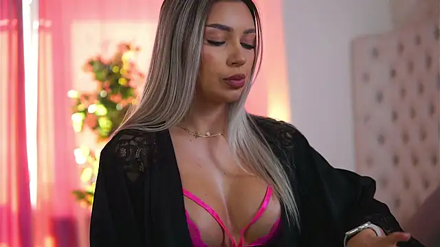 Snapshot of ArtTeasee chatting on February 2025 09:28:01 AM ArtTeasee online show from February 2025 09:28:01 AM