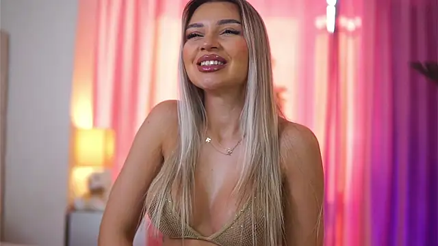 Snapshot of ArtTeasee chatting on February 2025 10:07:02 AM ArtTeasee online show from February 2025 10:07:02 AM