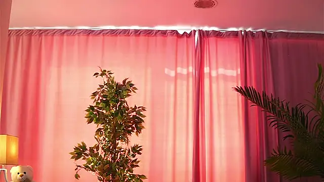 Snapshot of ArtTeasee chatting on March 2025 09:56:01 AM ArtTeasee online show from March 2025 09:56:01 AM