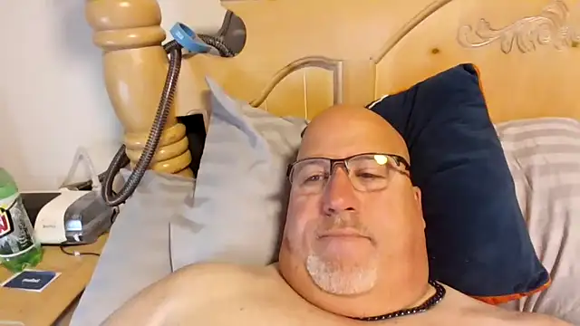 Bigbear0563 online show from May 2026 03:42:02 PM
