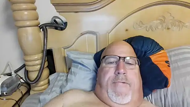 Bigbear0563 online show from May 2026 01:27:02 PM