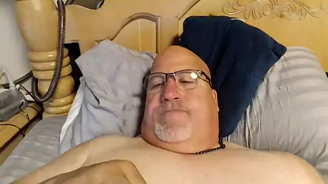 Bigbear0563 online show from May 2026 04:04:02 PM