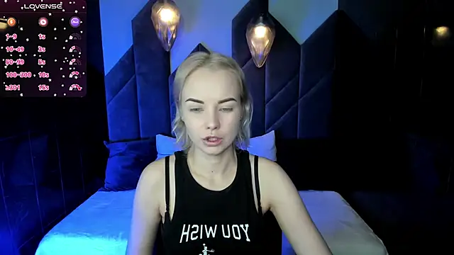 Snapshot of StephanieSweety chatting on February 2025 05:40:01 AM StephanieSweety online show from February 2025 05:40:01 AM