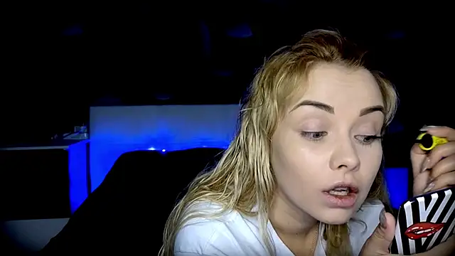 StephanieSweety online show from November 2025 11:31:02 AM