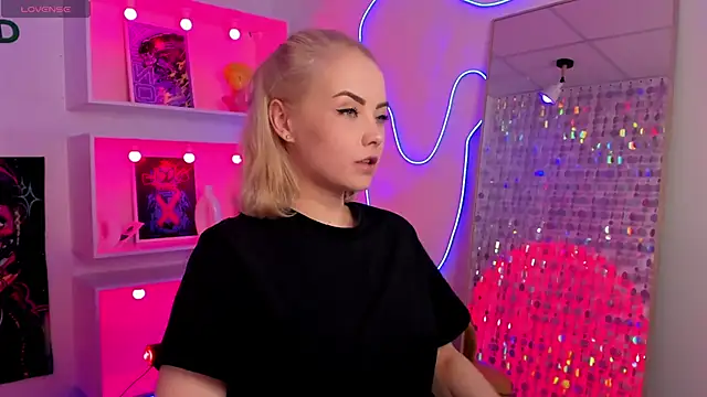 StephanieSweety online show from May 2026 06:26:01 PM