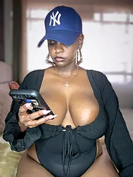 Snapshot of Sexy_panda69 chatting on December 2025 02:33:01 PM Sexy panda69 online show from December 2025 02:33:01 PM