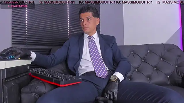 massimo g online show from July 2026 01:42:01 PM
