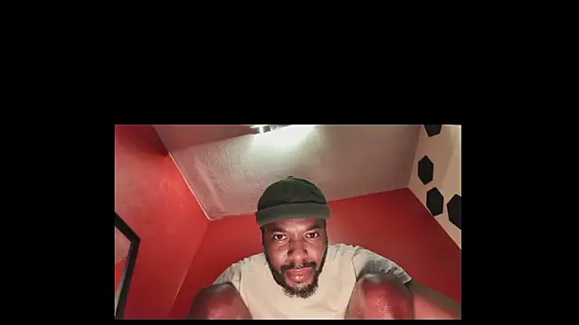 Snapshot of BADDIEBENJI chatting on January 2025 11:12:01 PM BADDIEBENJI online show from January 2025 11:12:01 PM