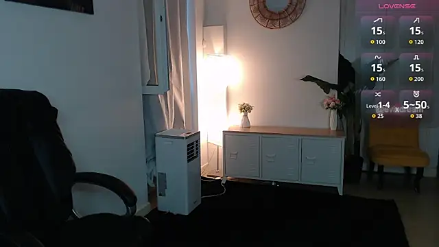 Crystal-dreamt online show from June 2026 10:13:02 AM