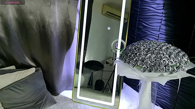 moniqque online show from February 2025 11:50:01 AM