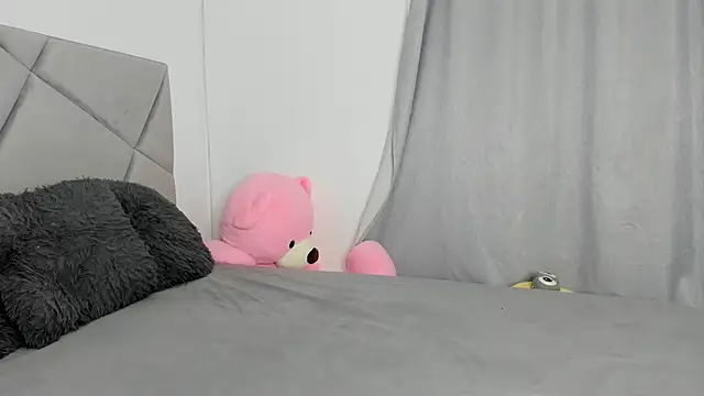 Snapshot of BlueEyesLexy chatting on November 2025 08:03:02 AM BlueEyesLexy online show from November 2025 08:03:02 AM