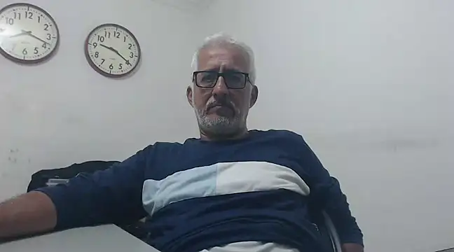 Snapshot of cenizo10124 chatting on February 2025 02:18:01 AM cenizo10124 online show from February 2025 02:18:01 AM