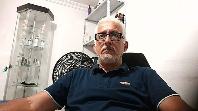 Snapshot of cenizo10124 chatting on November 2025 09:09:02 PM cenizo10124 online show from November 2025 09:09:02 PM