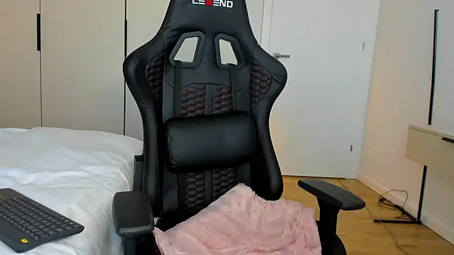 june desire online show from January 2025 02:04:01 PM