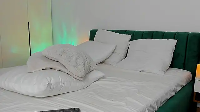 june desire online show from March 2026 02:33:01 PM