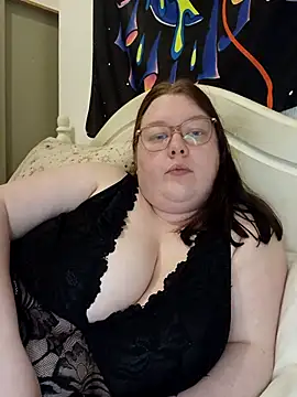 Sexycurvyemilyy online show from April 2026 09:39:33 PM