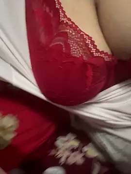 Snapshot of Sexybomb33 chatting on October 2025 12:45:02 PM Sexybomb33 online show from October 2025 12:45:02 PM