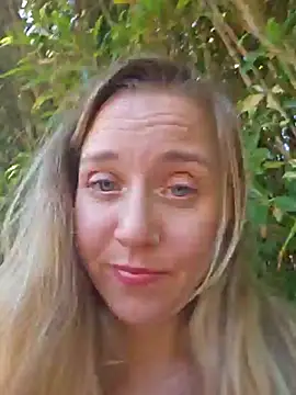 SkyelarSommer online show from March 2025 05:39:02 PM