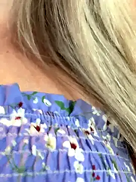 SkyelarSommer online show from September 2025 05:46:01 PM