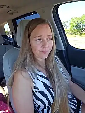 Snapshot of SkyelarSommer chatting on March 2026 02:21:02 PM SkyelarSommer online show from March 2026 02:21:02 PM