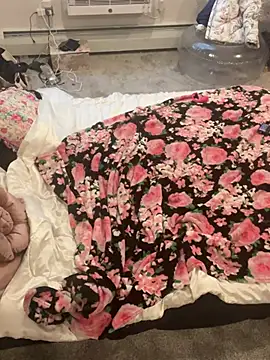 Snapshot of DominiqueX0 chatting on March 2025 08:53:02 PM DominiqueX0 online show from March 2025 08:53:02 PM