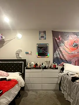 Snapshot of DominiqueX0 chatting on September 2025 06:57:01 PM DominiqueX0 online show from September 2025 06:57:01 PM