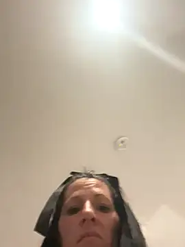 Snapshot of DominiqueX0 chatting on October 2025 11:40:01 PM DominiqueX0 online show from October 2025 11:40:01 PM