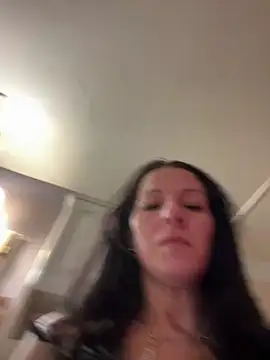 Snapshot of DominiqueX0 chatting on February 2026 03:21:02 PM DominiqueX0 online show from February 2026 03:21:02 PM