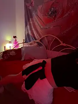 Snapshot of DominiqueX0 chatting on February 2026 05:47:01 AM DominiqueX0 online show from February 2026 05:47:01 AM