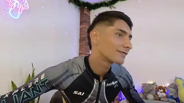 Snapshot of by_pandora chatting on January 2025 06:57:02 PM by pandora online show from January 2025 06:57:02 PM