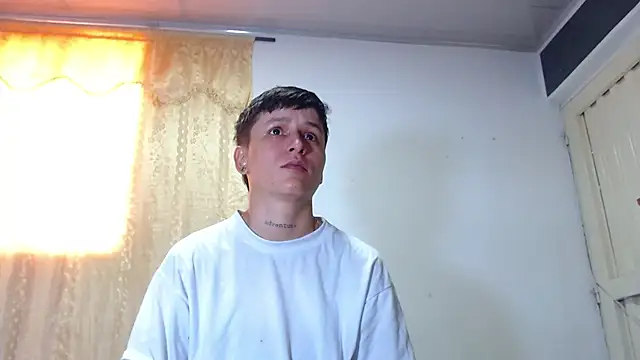 Snapshot of Tamarahryan chatting on December 2024 05:48:01 PM Tamarahryan online show from December 2024 05:48:01 PM