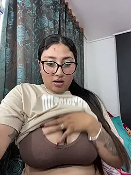 croftsmila online show from February 2026 10:39:01 PM