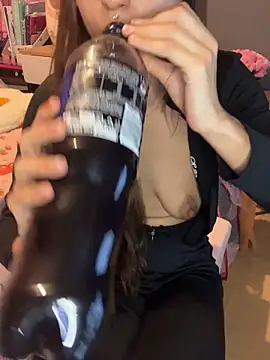 LaPetitechienne1 online show from February 2025 12:54:01 AM