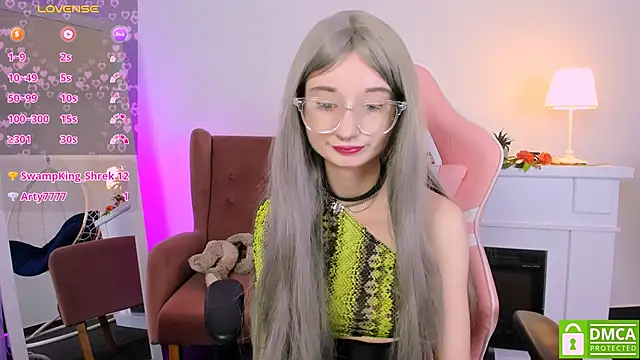 Katia Kim online show from February 2025 11:28:02 AM