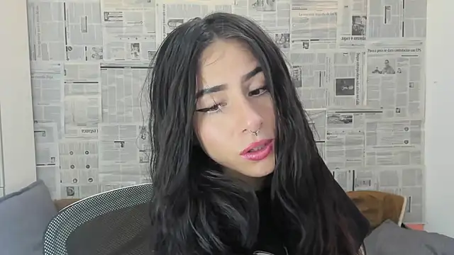 Snapshot of Mhelanny2 chatting on January 2025 06:40:01 PM Mhelanny2 online show from January 2025 06:40:01 PM