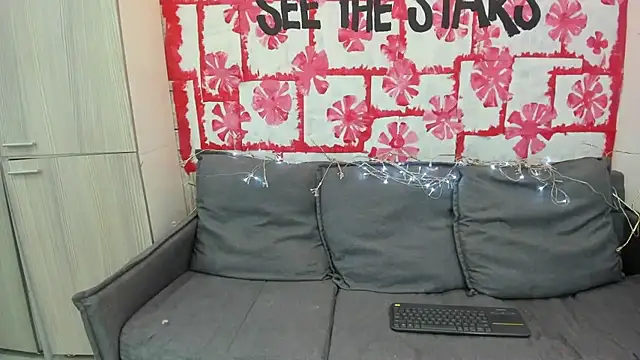 Snapshot of Mhelanny2 chatting on February 2025 07:59:02 PM Mhelanny2 online show from February 2025 07:59:02 PM