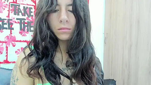 Snapshot of Mhelanny2 chatting on February 2025 05:29:02 PM Mhelanny2 online show from February 2025 05:29:02 PM