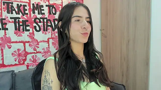 Snapshot of Mhelanny2 chatting on March 2025 06:32:02 AM Mhelanny2 online show from March 2025 06:32:02 AM