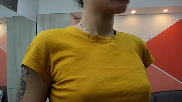 Snapshot of Mhelanny2 chatting on October 2025 07:53:01 PM Mhelanny2 online show from October 2025 07:53:01 PM