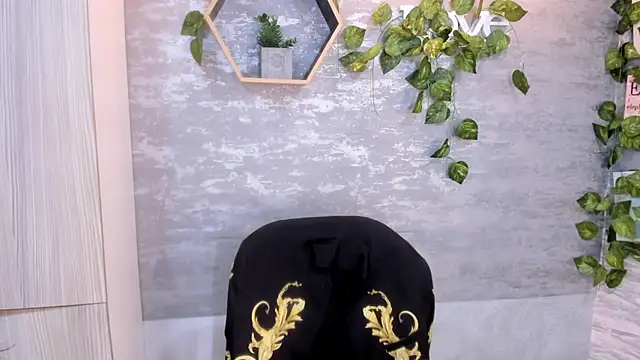 Mhelanny2 online show from May 2026 04:04:02 PM