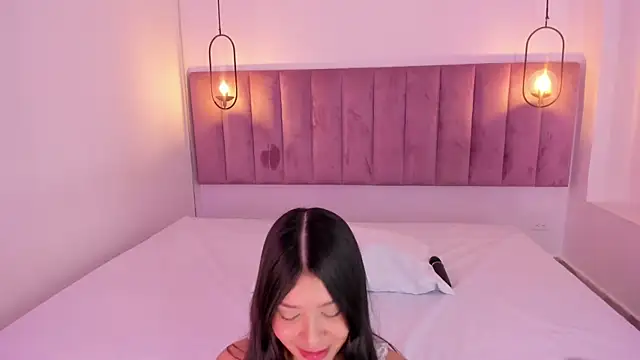 luisah  online show from March 2025 07:49:02 PM