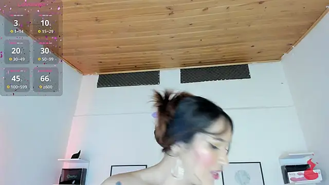 cristal  hot 1 online show from March 2025 10:11:02 AM