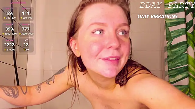 yourlovelyjul online show from May 2026 08:25:02 PM