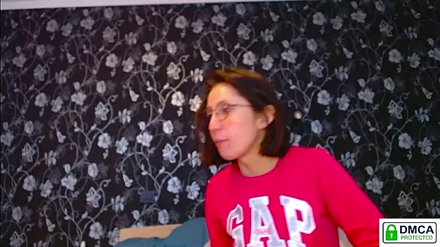 Sophi Cute online show from May 2026 12:33:01 PM