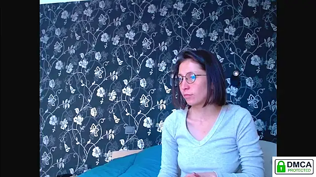 Sophi Cute online show from May 2026 02:43:01 PM